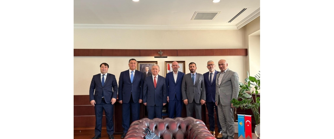 Büyükelçiye Nezaket Ziyareti