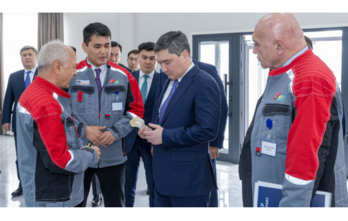 Başbakan Bektenov, Jambıl eyaletinde Yıldırım Holding’in şantiyesini gezdi