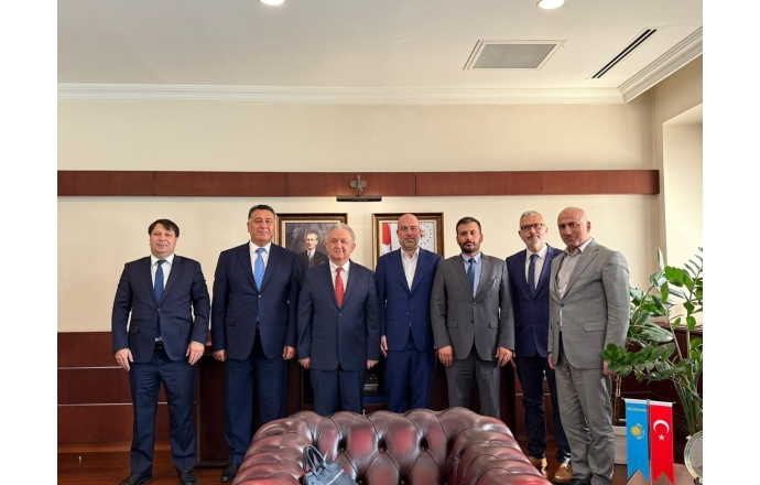 Büyükelçiye Nezaket Ziyareti