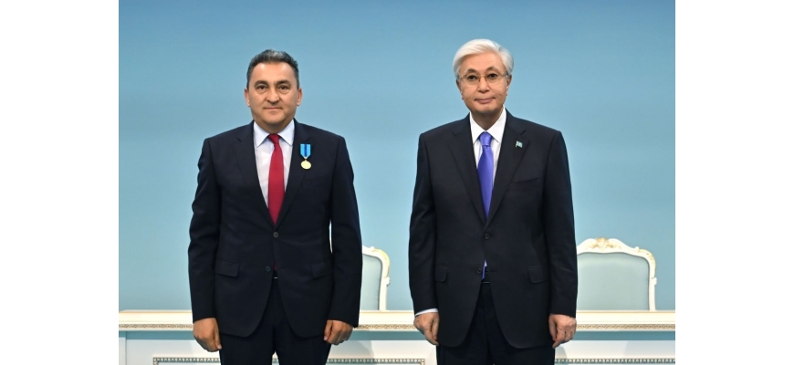 “Kazak Protein” şirketinin Genel Müdürü ve TÜKİB Başkan Yardımcısı Sayın Köksal Salih Yıldız Kazakistan Cumhuriyeti Cumhurbaşkanı Kasım-Jomart Tokayev tarafından kendisine “Emek Başarısı İçin” devlet madalyası tevcih edilmiştir.